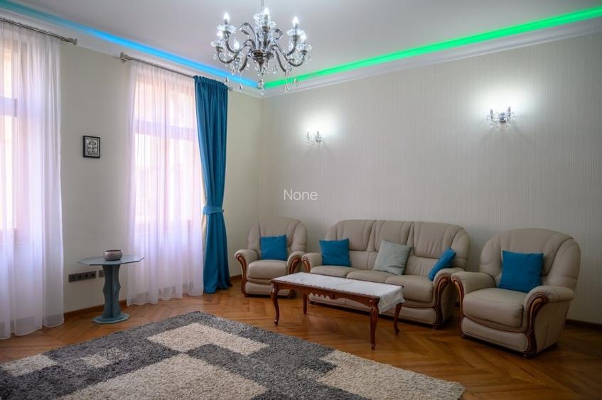Apartament cu 5 camere decomandat, mobilat în Central Apartament cu 5 camere decomandat, mobilat în Central