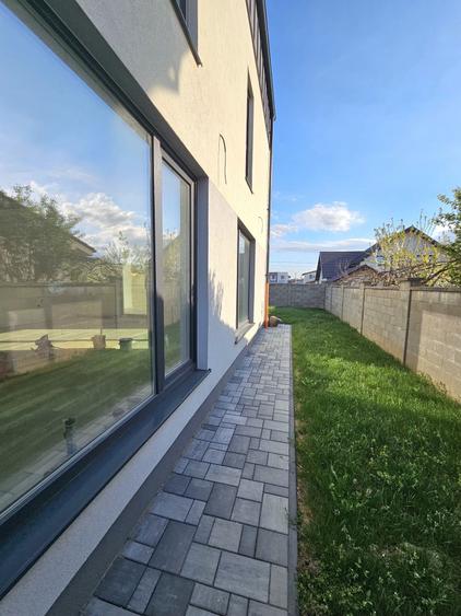 Proprietar vand 1/2 duplex , Chisoda , str. Caisului - 3