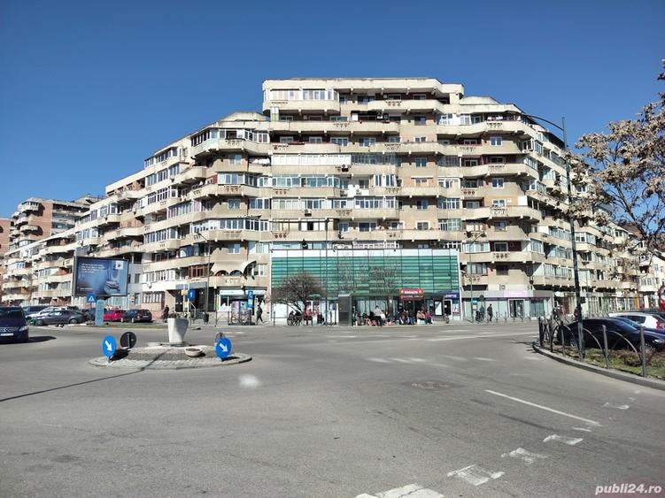 Spa?iu Ultracentral viz-a-vis de Mall - 2