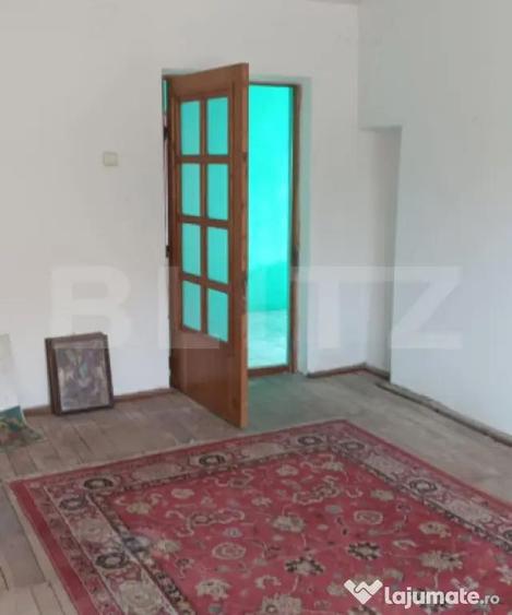 Casa cu 3 camere, bucatarie si baie, 105 mp ?i un teren de - 1