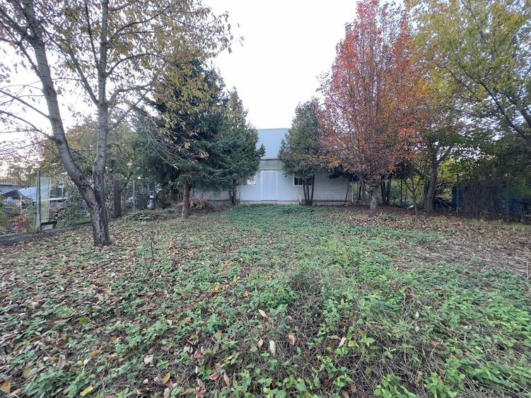 Spatiu/ hala langa intersectie cu Mega Image - sos. Nicolina - 18