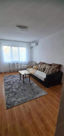 Apartament spatios cu 4 camere la etajul 4 4, 75 m , zona linistita Far, Apartament spatios cu 4 camere la etajul 4 4, 75 m , zona linistita Far,