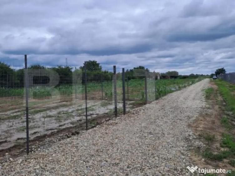 Teren de vanzare, 2400 mp, zona hotel Dana - 2