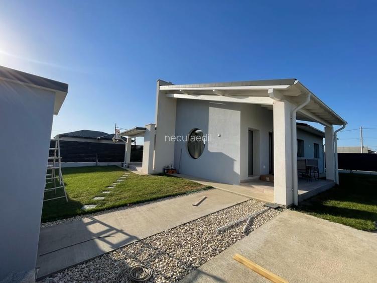 Se vinde  casa doctor Carnabel