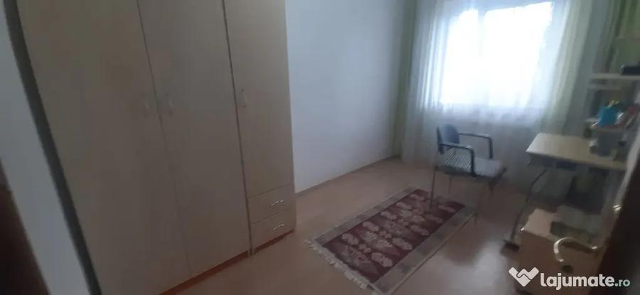 Dobrogei, 3 camere, etaj 4, acoperis nou, 78000E - 7