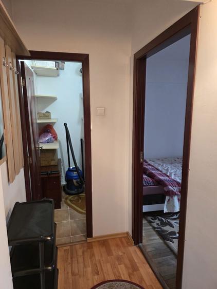Apartament 3 camere ,Petrila str Republicii - 16