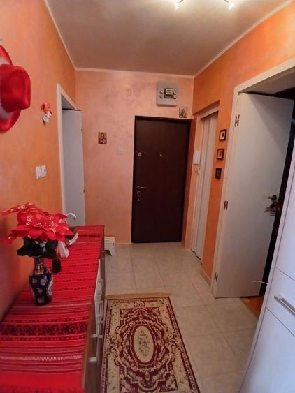 Vand Apartament 2 camere - 1