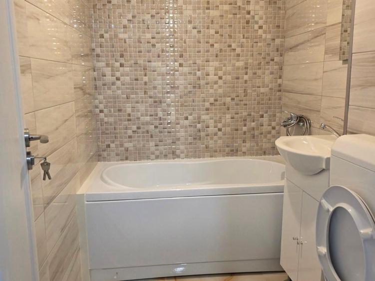 Titan, 10 minute metrou, chiar la parcul Titanii, pe Prisaca Dornei, - 10