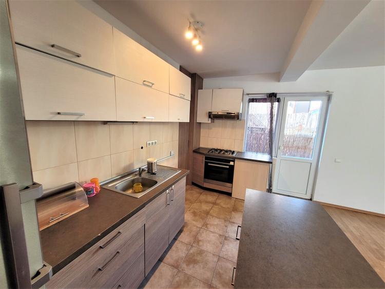 Inchiriere triplex retras de la strada cu curte si parcare in cartierul Europa - 3