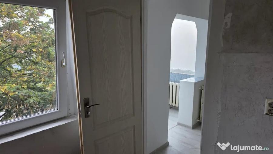Garsonieră semidecomandată în Dâmbovița