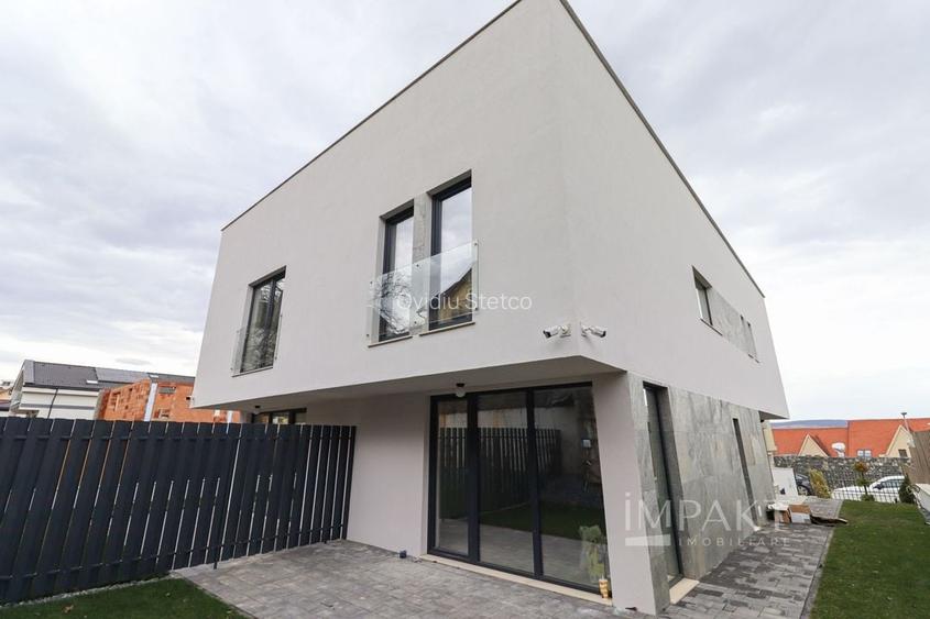 Duplex superb cu 6 camere si 4 bai in Andrei Muresanu!