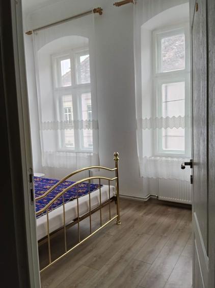 APARTAMENT DE VANZARE in centrul orasului. Apartament 100 m2 - 5