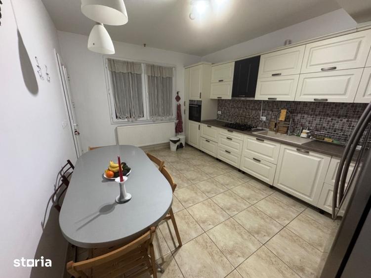 Casă cu 4 camere cu Teren 540 Mp în Calea București