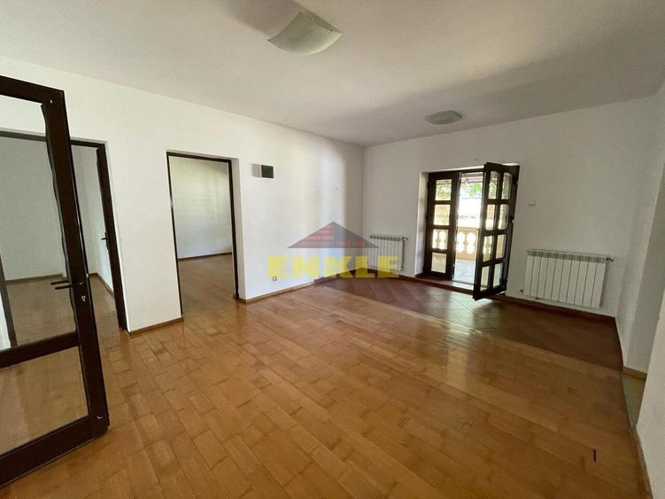 Casă individuală cu 5 camere cu Canalizare în Exterior Est