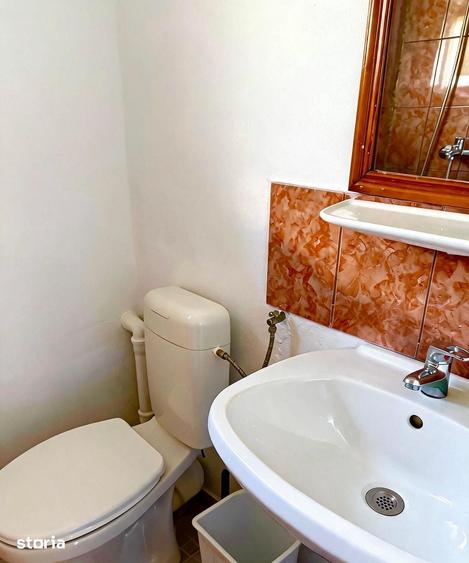 Casă cu 7 camere cu Teren 1150 Mp în Central
