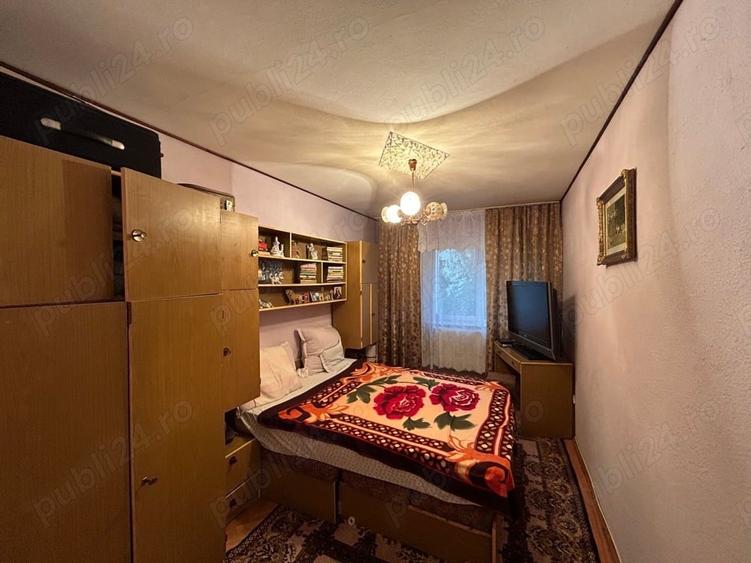 Apartament cu 3 camere semidecomandat în Fălticeni