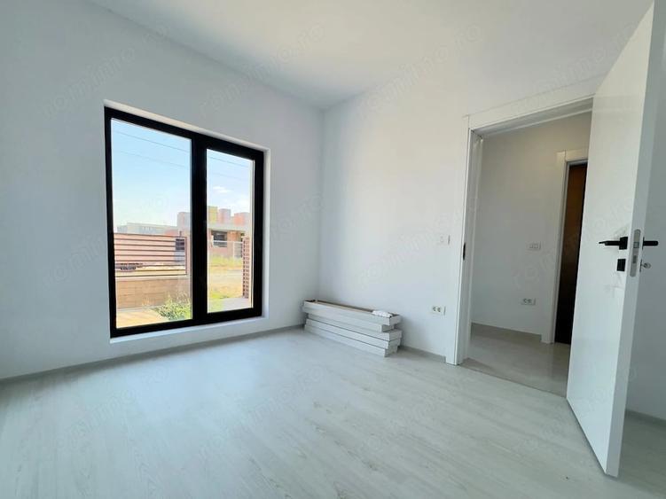 Casă cu 5 camere cu Teren 287 Mp în Central