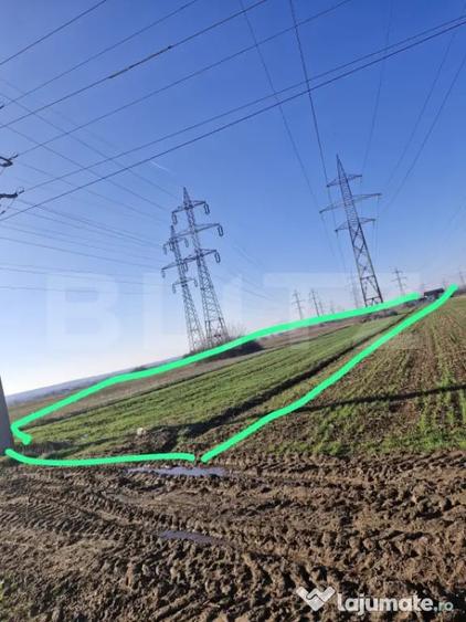 Teren de 5000 mp, în Central