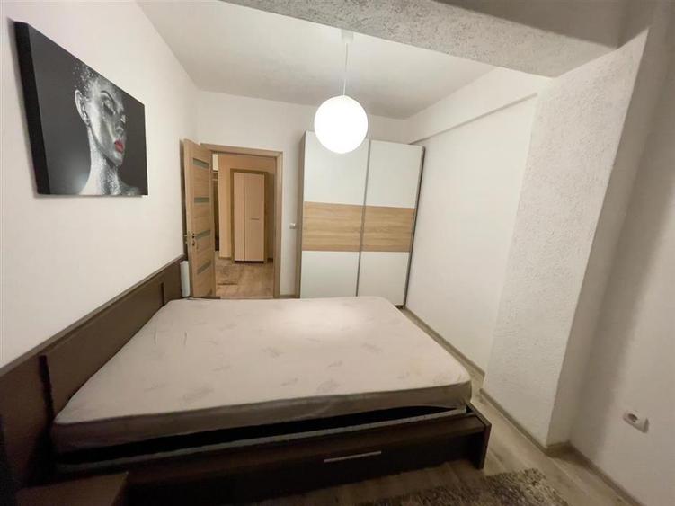 Apartament cu 2 camere semidecomandat, mobilat în Exterior Sud