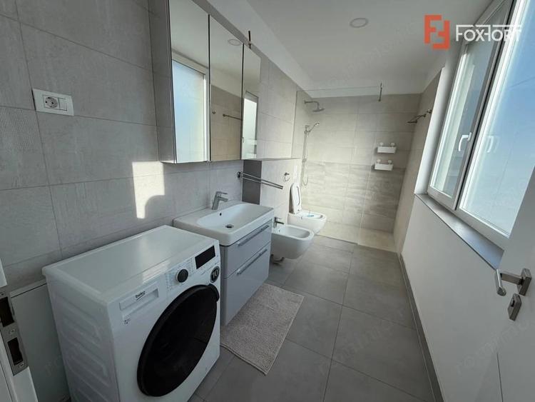 Apartament cu 4 camere decomandat în Giroc