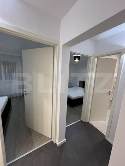 Apartament 3 camere, decomandat, parcare, zona UMF - 8