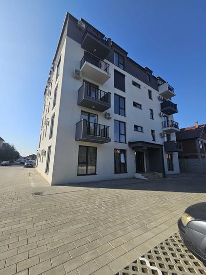 Apartament cu 2 camere decomandat în Sânmartin