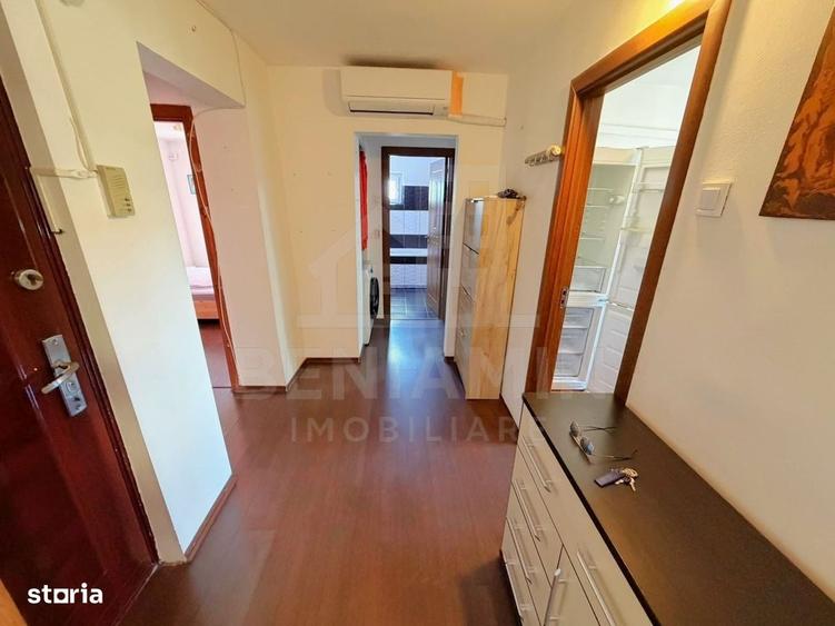 Apartament cu 3 camere decomandat în 1 Mai