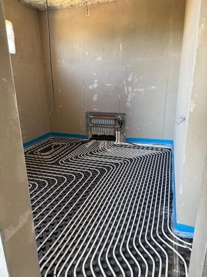 Casă individuală cu 4 camere cu Canalizare în Est