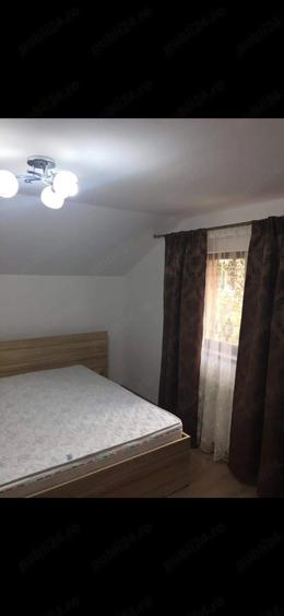 Casă cu Teren 300 Mp în Roșu