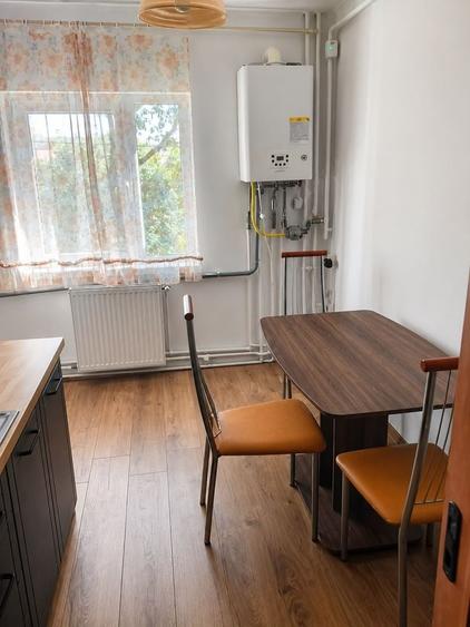 Apartament cu 2 camere decomandat, mobilat în Bucovina