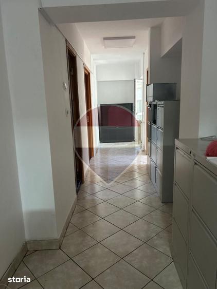 Apartament luminos cu 4 camere - 1