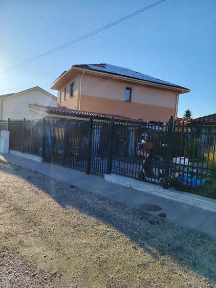 Casă cu Teren 430 Mp în Plopi