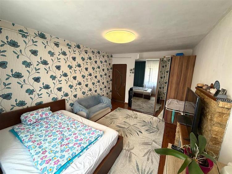 Garsonieră decomandată în Rogerius