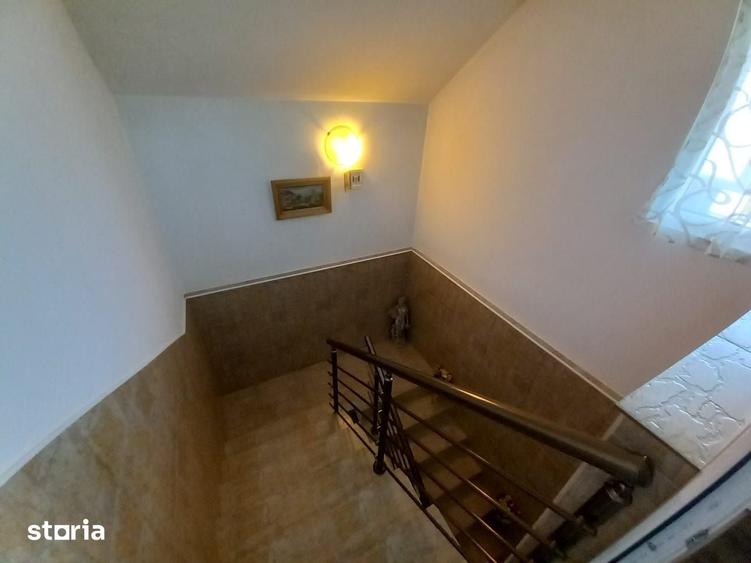 Casă cu 5 camere cu Teren 900 Mp în Central