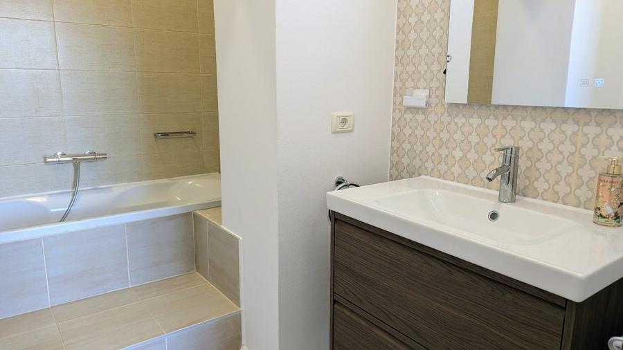 Apartament cu 2 camere decomandat, mobilat în Ultracentral