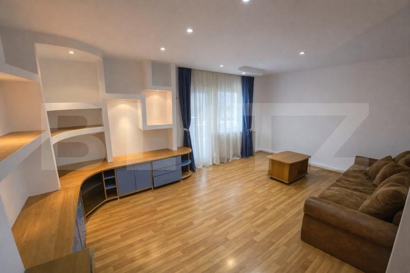 Apartament cu 3 camere semidecomandat, mobilat în Baciu