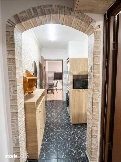 Apartament cu 3 camere semidecomandat în Rogerius