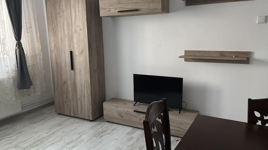 Apartament cu 3 camere decomandat în Drumul Carului