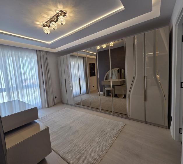 Duplex cu 6 camere cu Canalizare în Nicolae Grigorescu