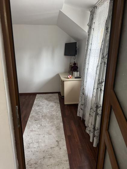 Apartament decomandat în Pleșești