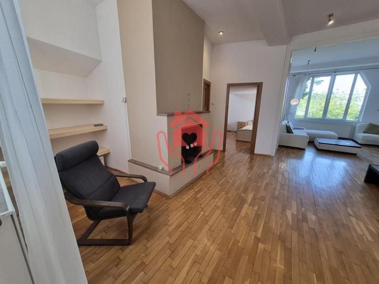 Apartament cu 4 camere semidecomandat, mobilat în P-ța Dorobanți