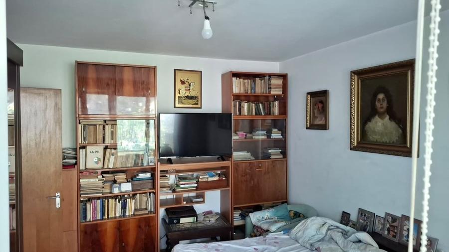 Apartament cu 4 camere decomandat în Berceni