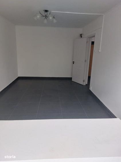 Apartament ,inchiriez , spatiu comercial , birouri , servicii ,Campina - 2