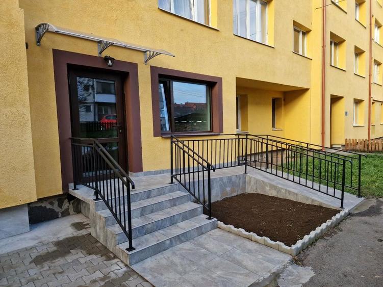 Salon de infrumusetare complet utilat zona centrala - 5