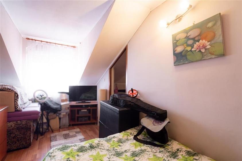 RECO Casa cu 3 Camere la Curte Comuna, Central, Oradea - 12