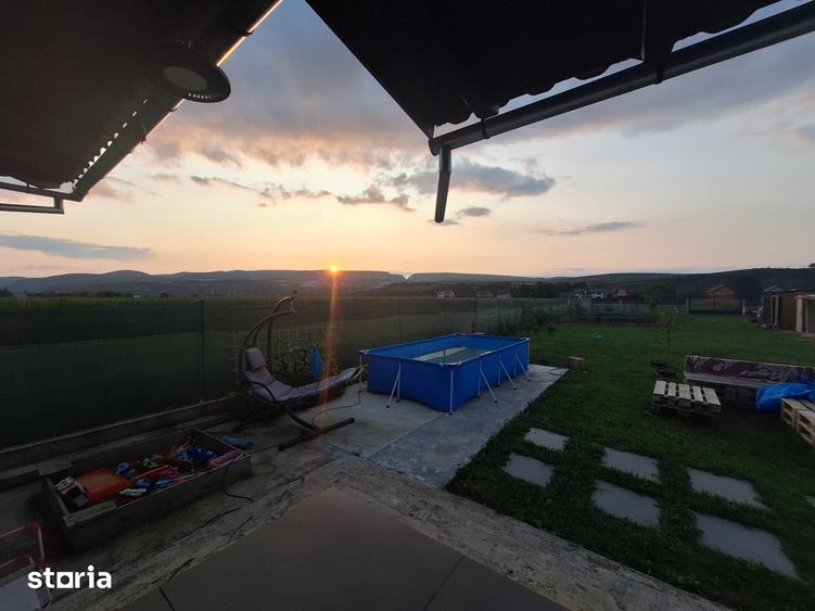 Casă cu 4 camere cu Teren 1400 Mp în Central