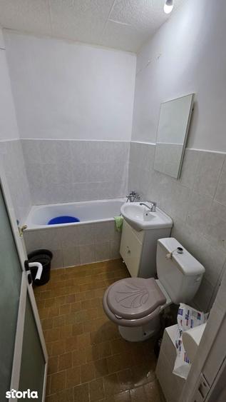 Vand garsoniera et. 4 zona Spital - 6