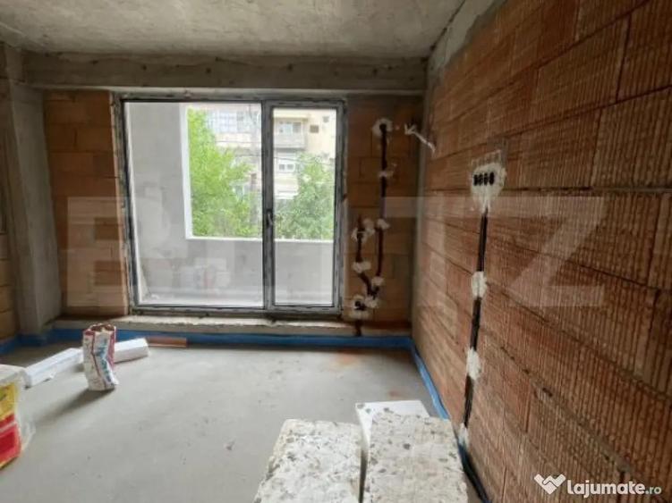 Apartament de vanzare, cu 2 camere, 73mp utili, zona Semicen - 2