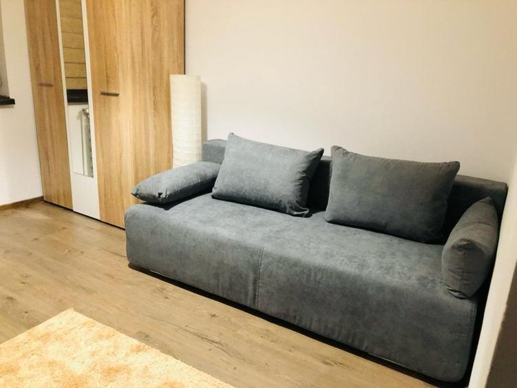 Apartament cu 3 camere, decomandat, zona Nicolina - 6