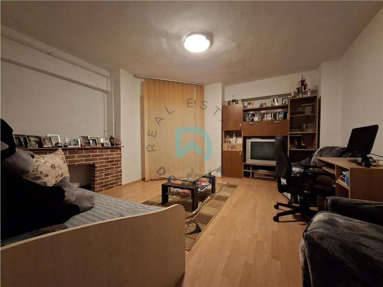 Apartament 3 camere Judetean, Brasov - 1